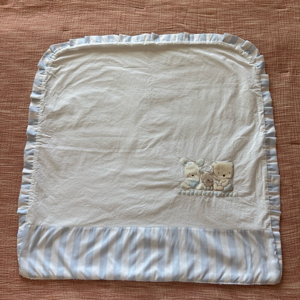 Newborn Pad In White And Blue